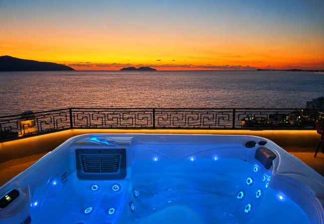 Villa in Vlorë - Villa Meminaj With Sea View & Garden 