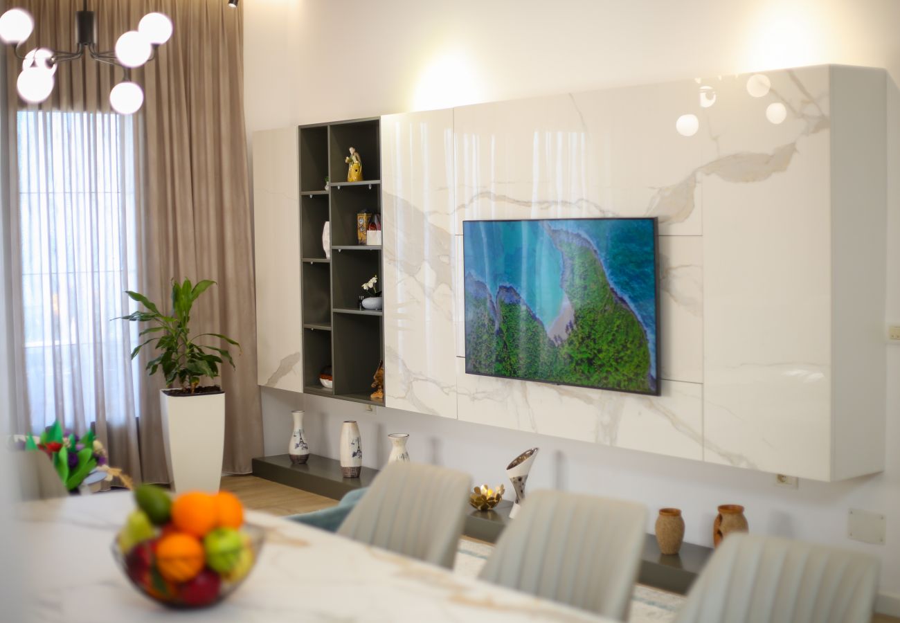 Villa in Vlorë - Villa Meminaj With Sea View & Garden 