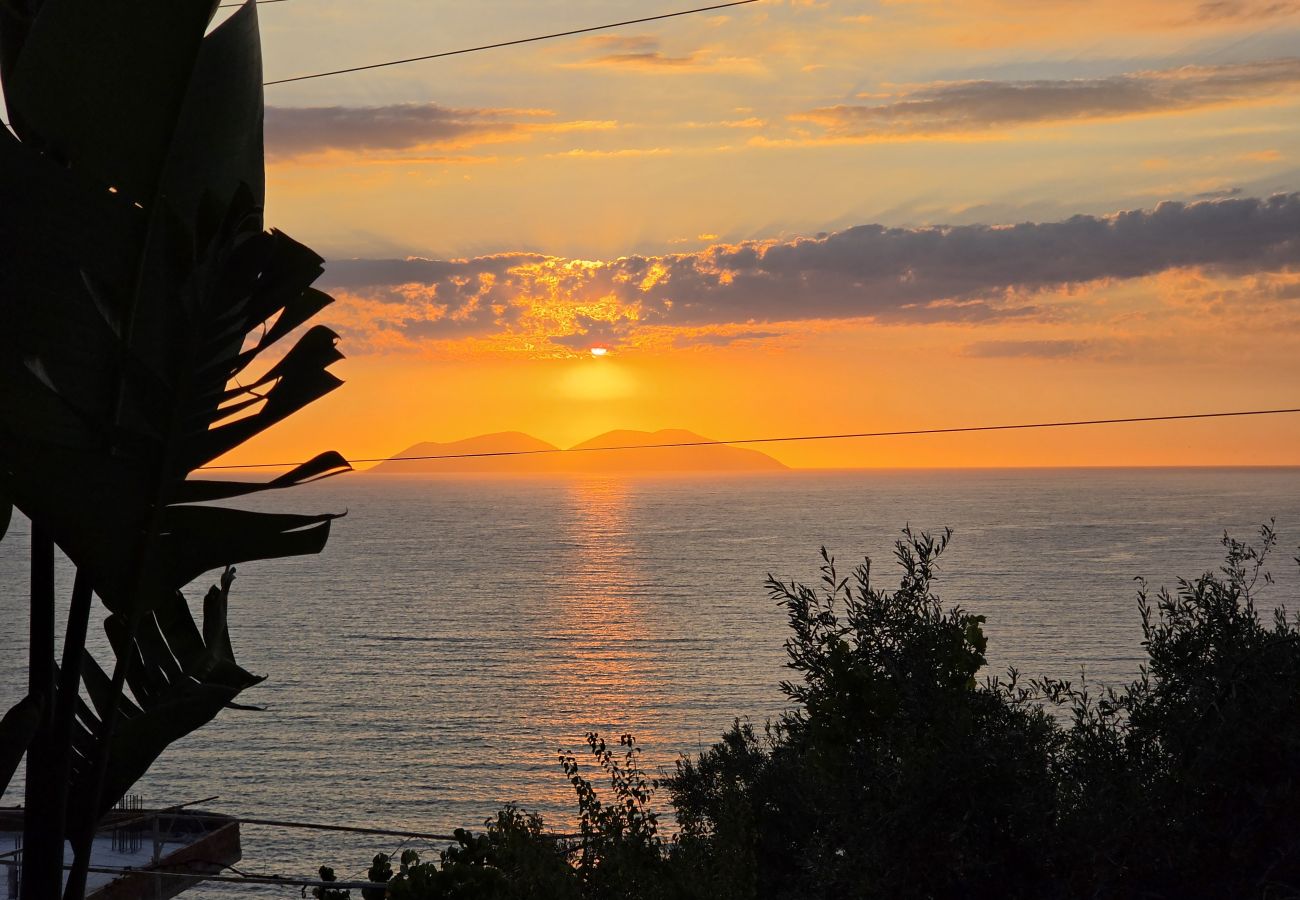 Villa in Vlorë - Villa Meminaj With Sea View & Garden 