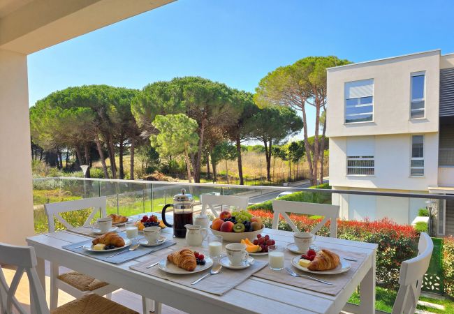 Apartment in Gjiri Lalzit - White Moon Apartment 302