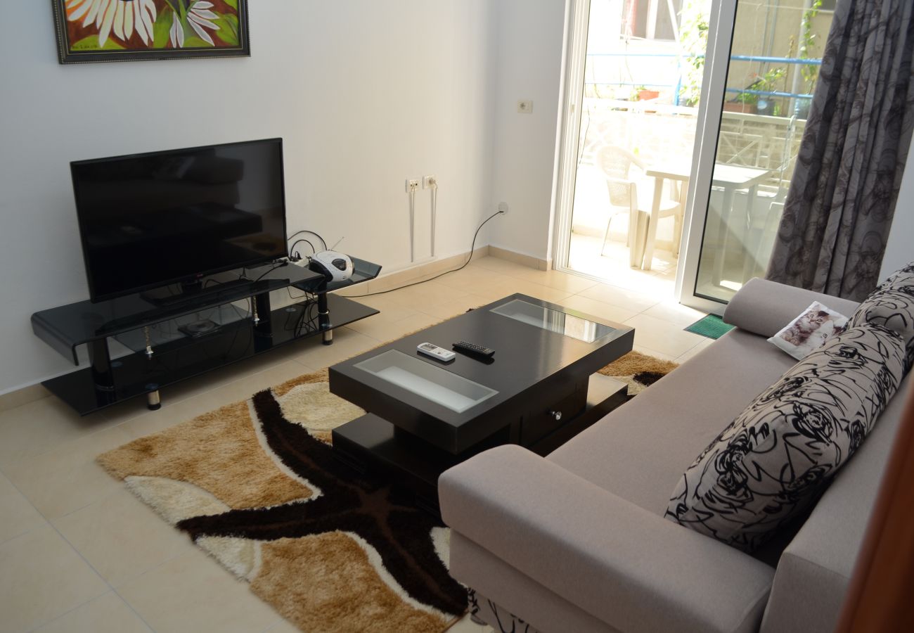 Apartment in Sarande - One Bedroom Apartment in Saranda - 011