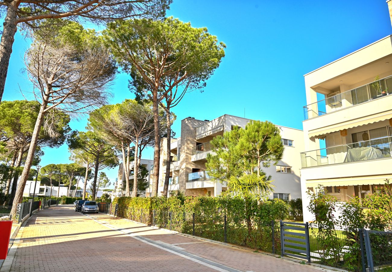 Apartment in Gjiri Lalzit - SanPietro Holiday Homes 300