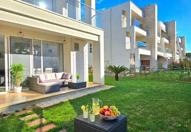 Apartment in Gjiri Lalzit - SanPietro Holiday Homes 299