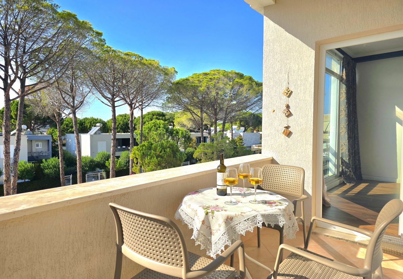 Apartment in Gjiri Lalzit - Lura 2 Holiday Homes 215