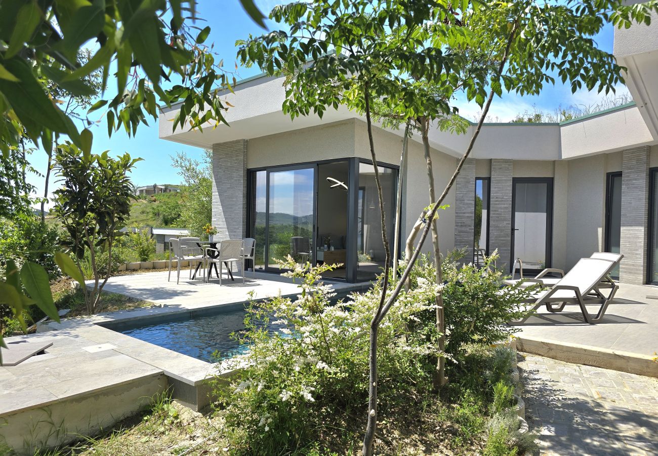 House in Kepi i Rodonit - Rodon Private Pool Villa 277