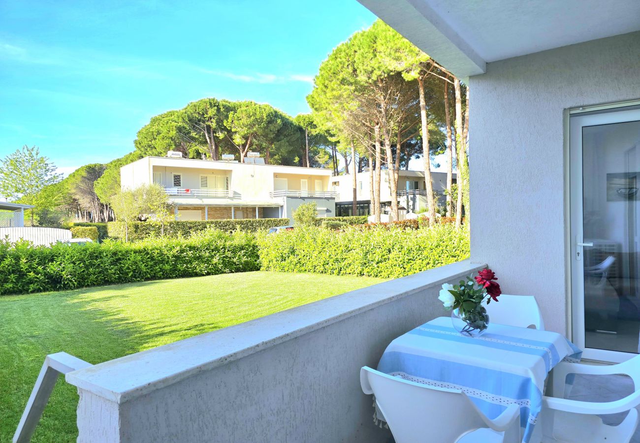 Apartment in Gjiri Lalzit - Lura 2 Holiday Homes 243