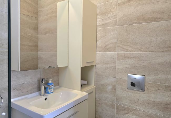 Apartment in Gjiri Lalzit - Lura 2 Holiday Homes 127 Apartment in Gjiri Lalzit - Lura 2 Holiday Homes 127