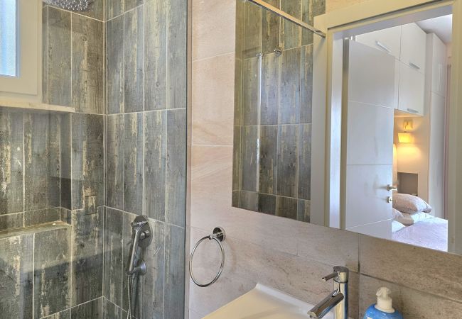 Apartment in Gjiri Lalzit - Lura 2 Holiday Homes 127 Apartment in Gjiri Lalzit - Lura 2 Holiday Homes 127