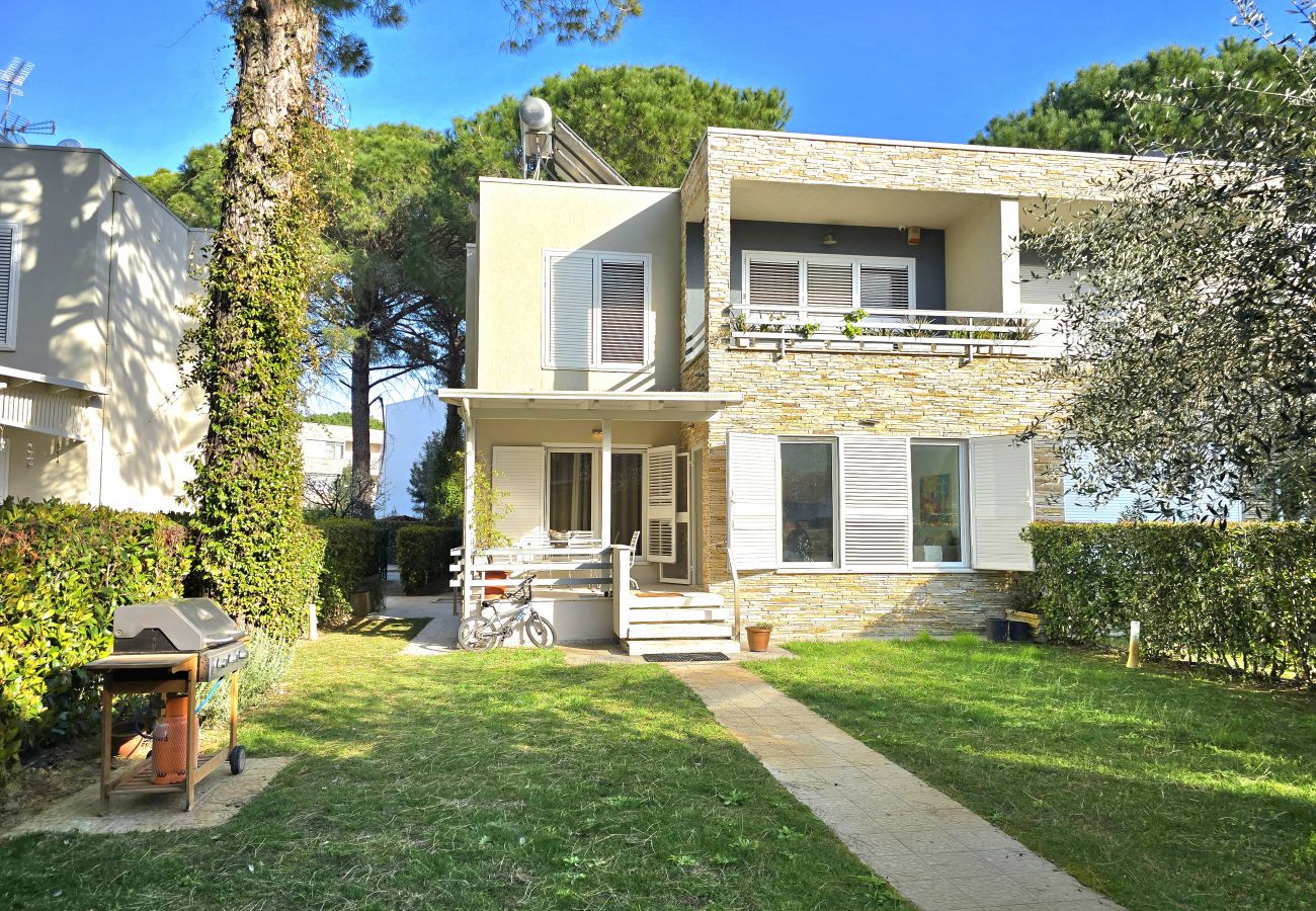 Apartment in Gjiri Lalzit - Lura 2 Holiday Homes 127