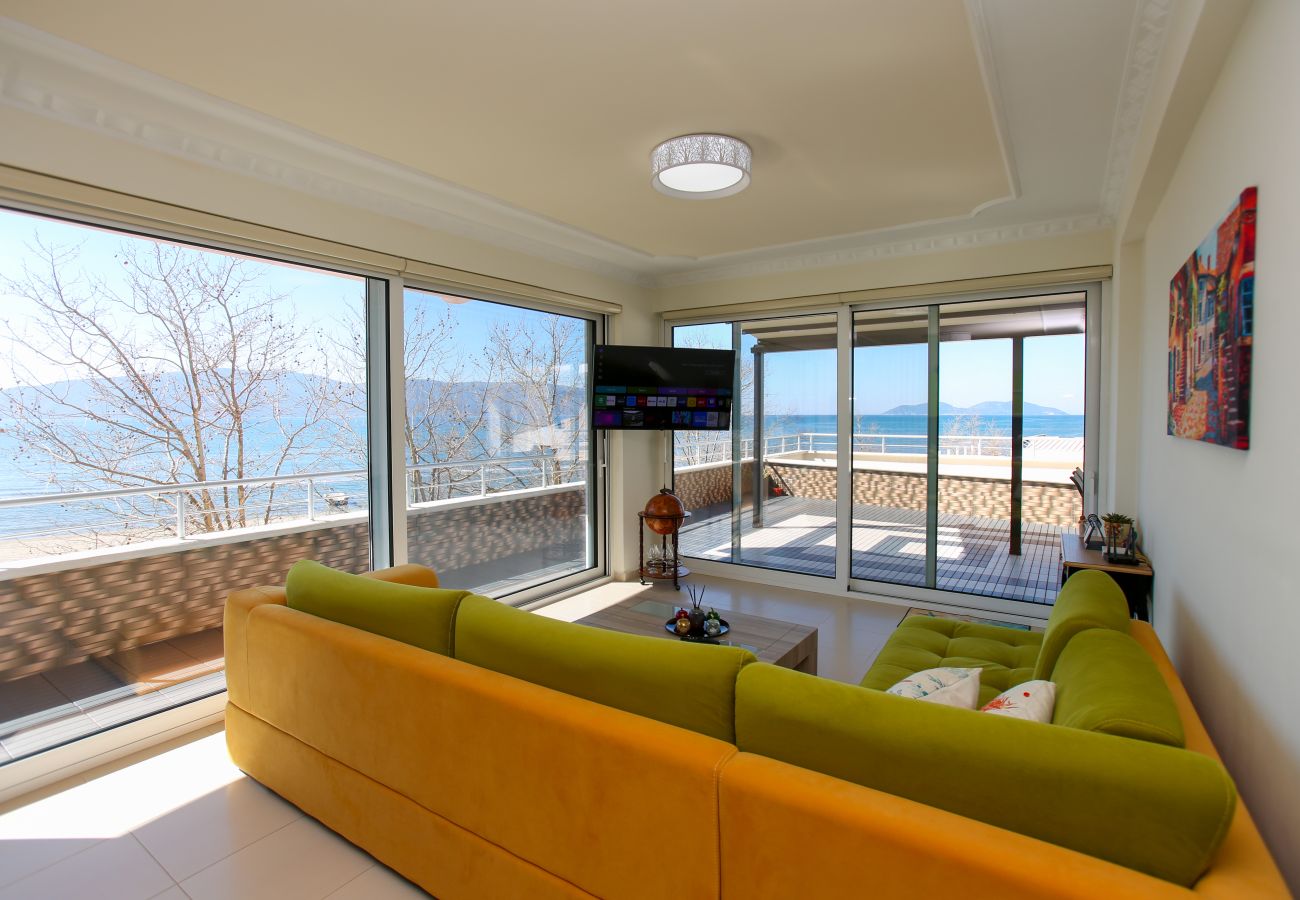 Apartment in Vlorë - Beach Front Terrace