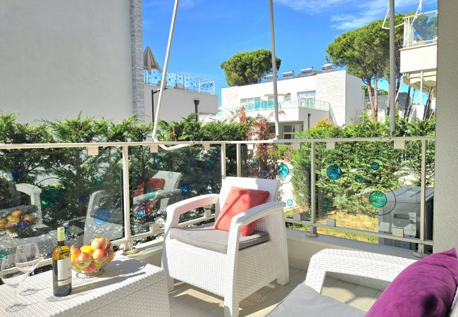 Apartment in Gjiri Lalzit - Sand & Sea Living 201