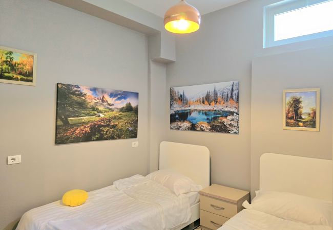 Apartment in Gjiri Lalzit - Lura 3 Floral Apartment Apartment in Gjiri Lalzit - Lura 3 Floral Apartment