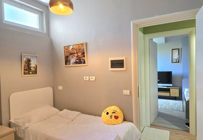 Apartment in Gjiri Lalzit - Lura 3 Floral Apartment Apartment in Gjiri Lalzit - Lura 3 Floral Apartment