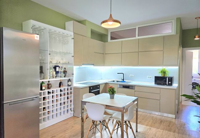 Apartment in Gjiri Lalzit - Lura 3 Floral Apartment Apartment in Gjiri Lalzit - Lura 3 Floral Apartment