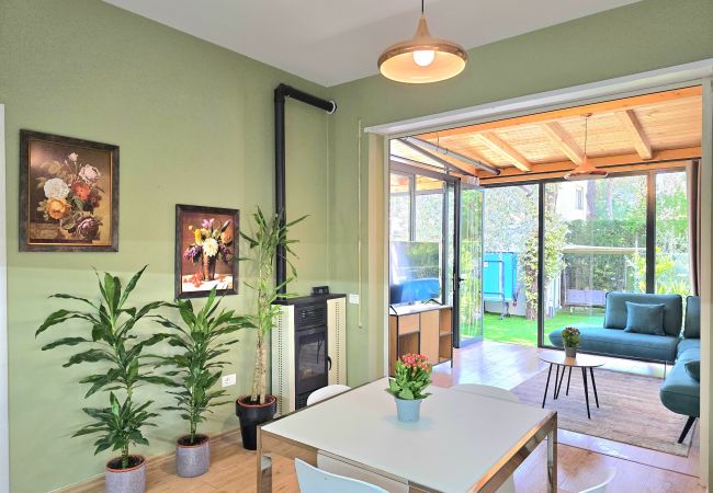 Apartment in Gjiri Lalzit - Lura 3 Floral Apartment Apartment in Gjiri Lalzit - Lura 3 Floral Apartment