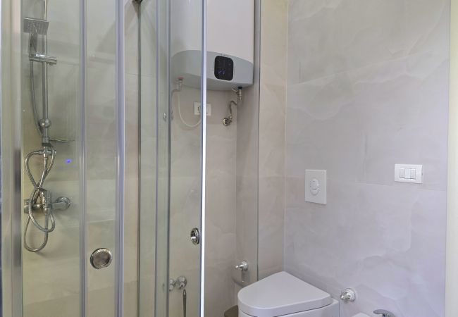 Apartment in Gjiri Lalzit - Lura 3 Floral Apartment Apartment in Gjiri Lalzit - Lura 3 Floral Apartment