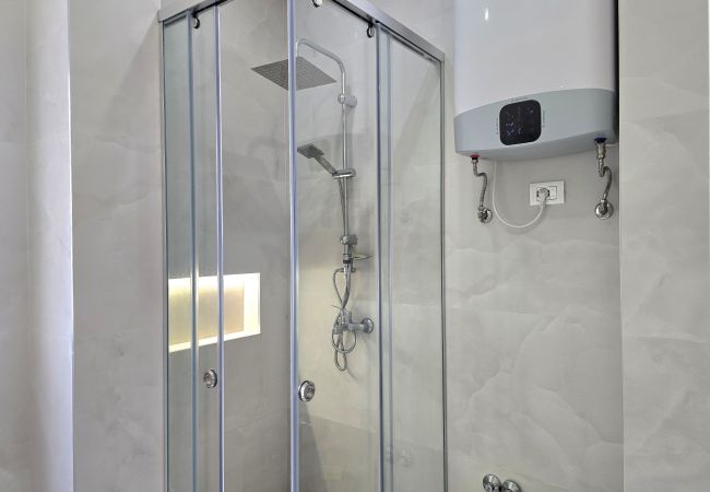 Apartment in Gjiri Lalzit - Lura 3 Floral Apartment Apartment in Gjiri Lalzit - Lura 3 Floral Apartment