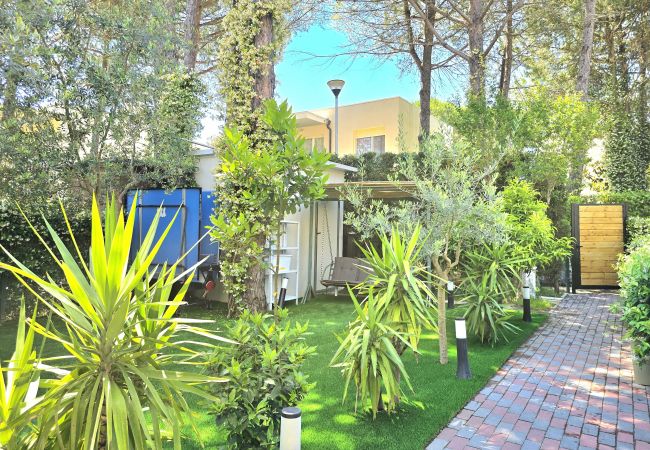 Apartment in Gjiri Lalzit - Lura 3 Floral Apartment Apartment in Gjiri Lalzit - Lura 3 Floral Apartment