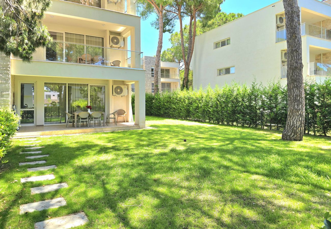 Apartment in Gjiri Lalzit - Garden Apartment in San Pietro Residence 303