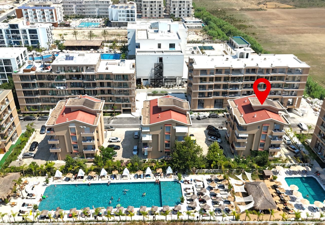 Apartment in Vlorë - Apartment With Pool View Radhime 002