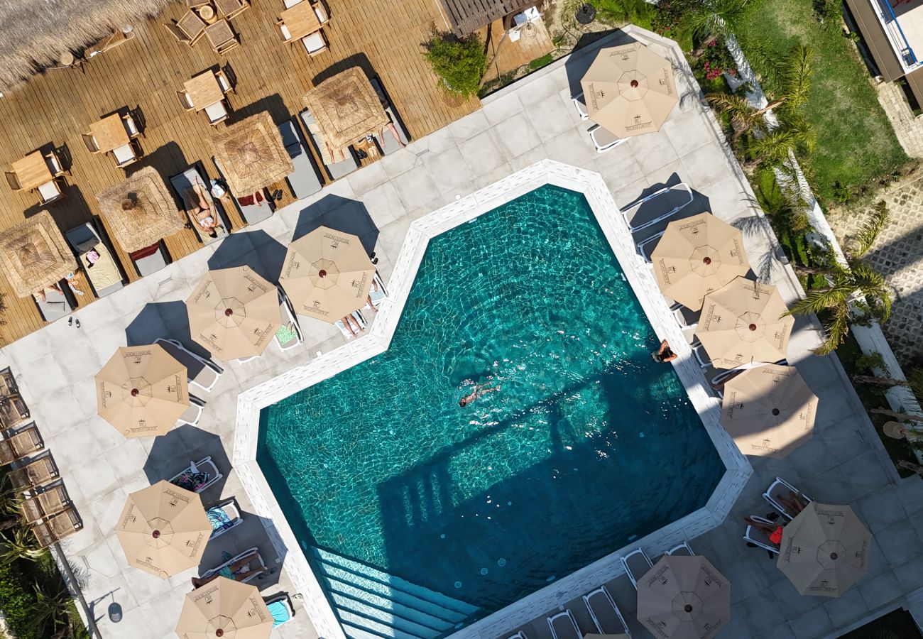 Apartment in Vlorë - Palm Suites Pool View