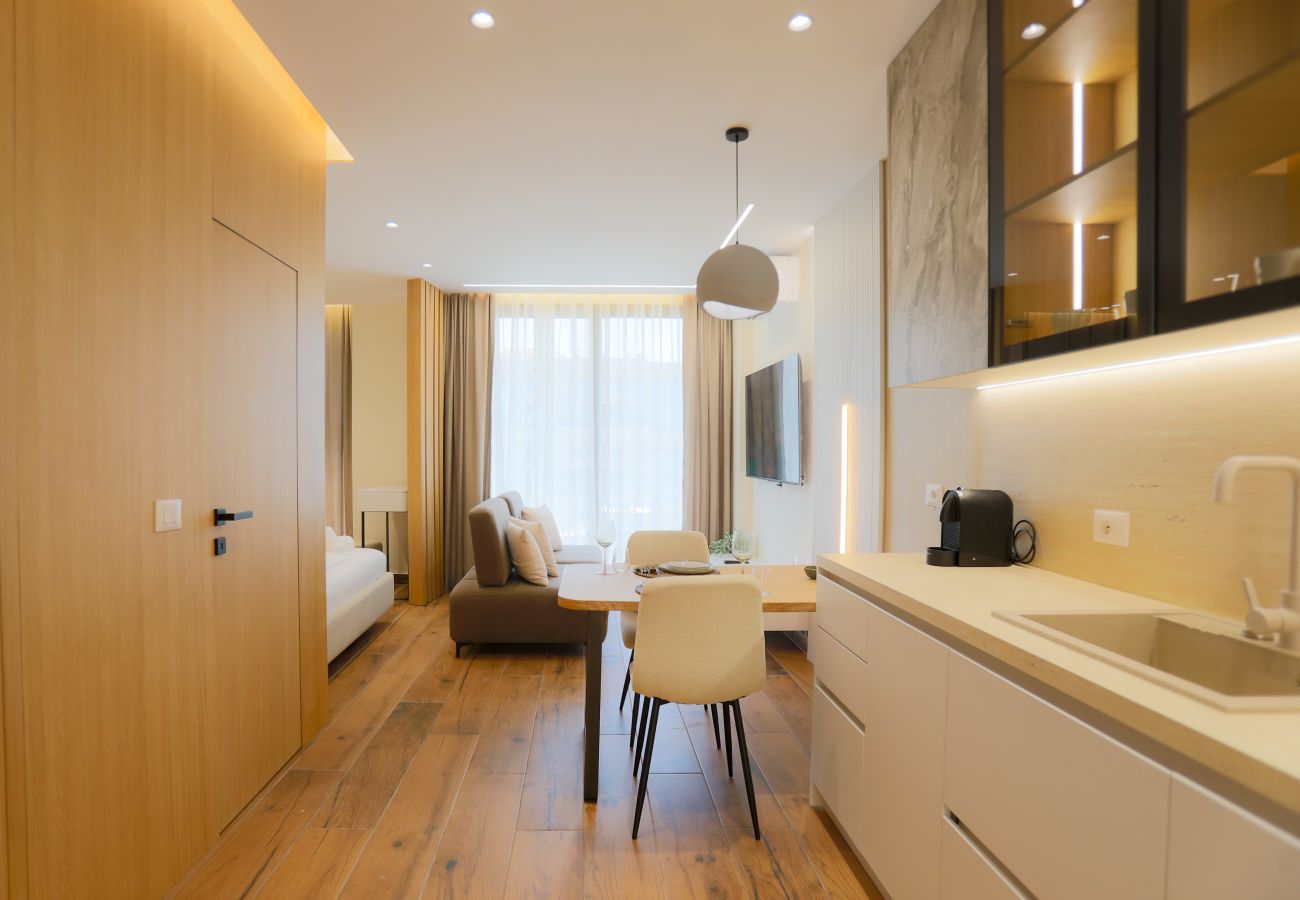Studio in Vlorë - Luxury Poolside Studio