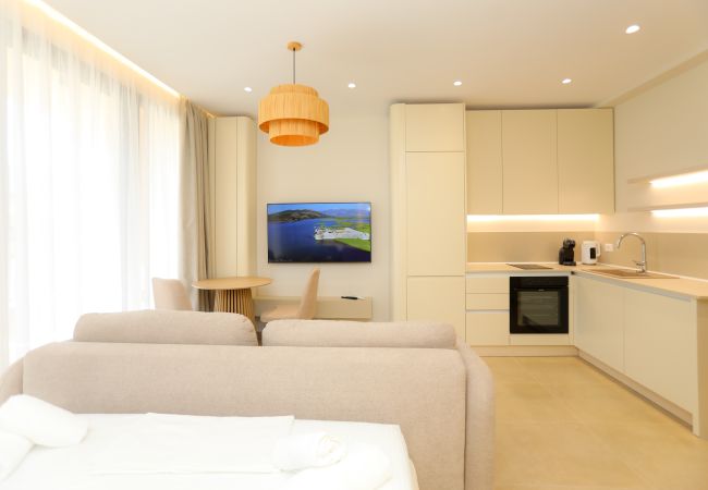 Studio in Vlorë - Luxury Poolside Studio 401