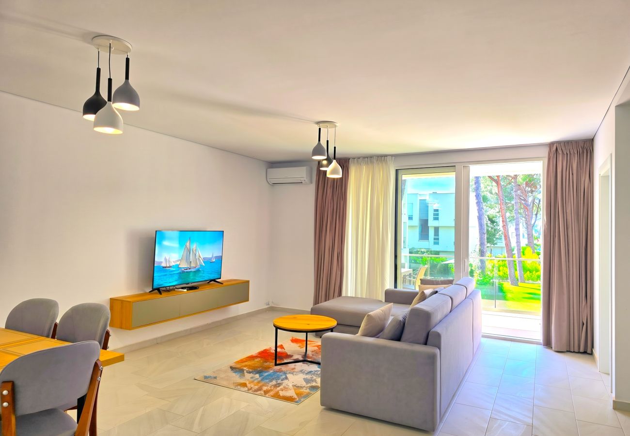 Apartment in Gjiri Lalzit - Beachside Apartment 306