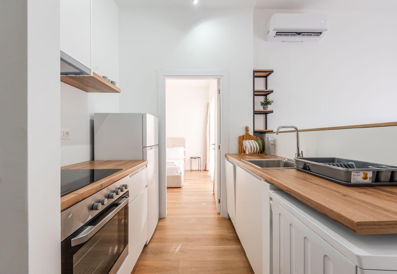 Apartment in Durres - Elegant Sea View Retreat | Steps from the Beach
