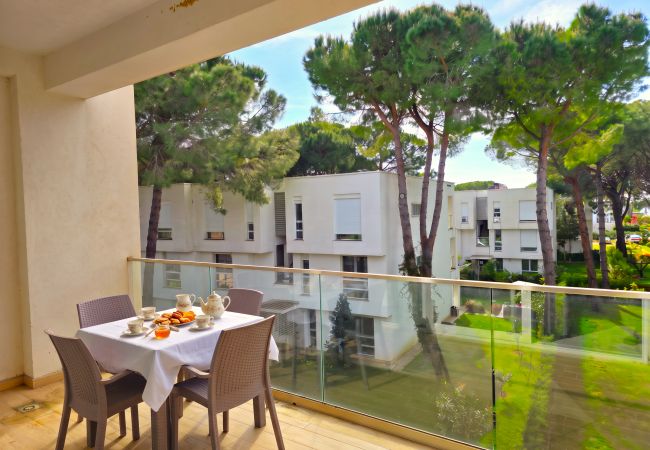 Apartment in Gjiri Lalzit - Beachside Apartment 309