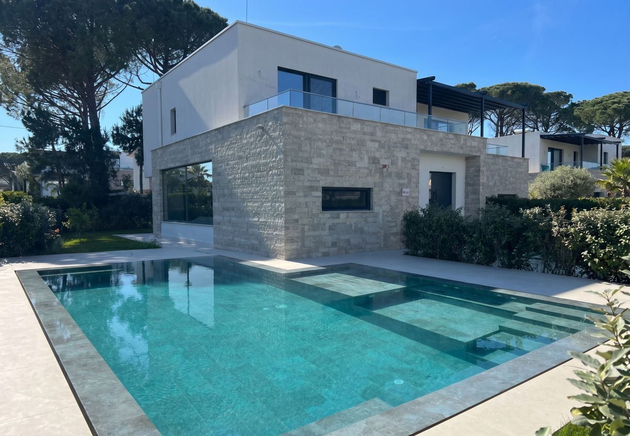 Villa in Gjiri Lalzit - Superb Villa With Pool in San Pietro Resort