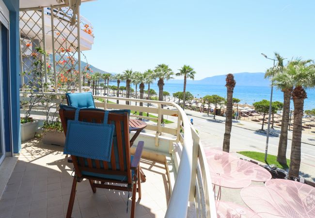Apartment in Vlorë - Bes' Sea View Balcony Apartment 