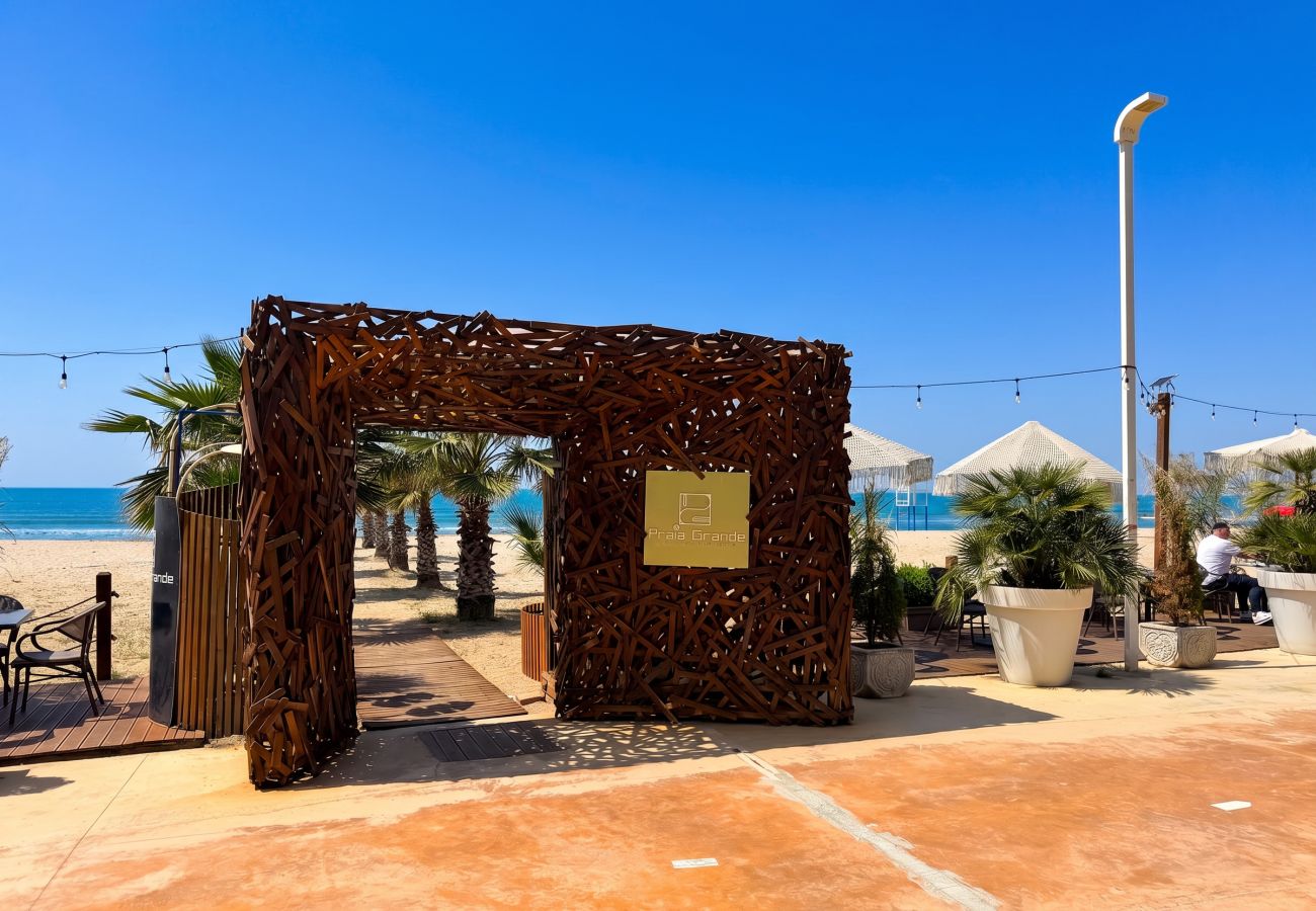 Apartment in Durres - BeachFront & Sea View Apartment 111