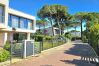 Villa in Gjiri Lalzit - Azure Garden Villa