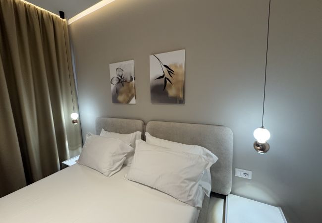 Rent by room in Vlorë - Sunset Boulevard Rooms 106 