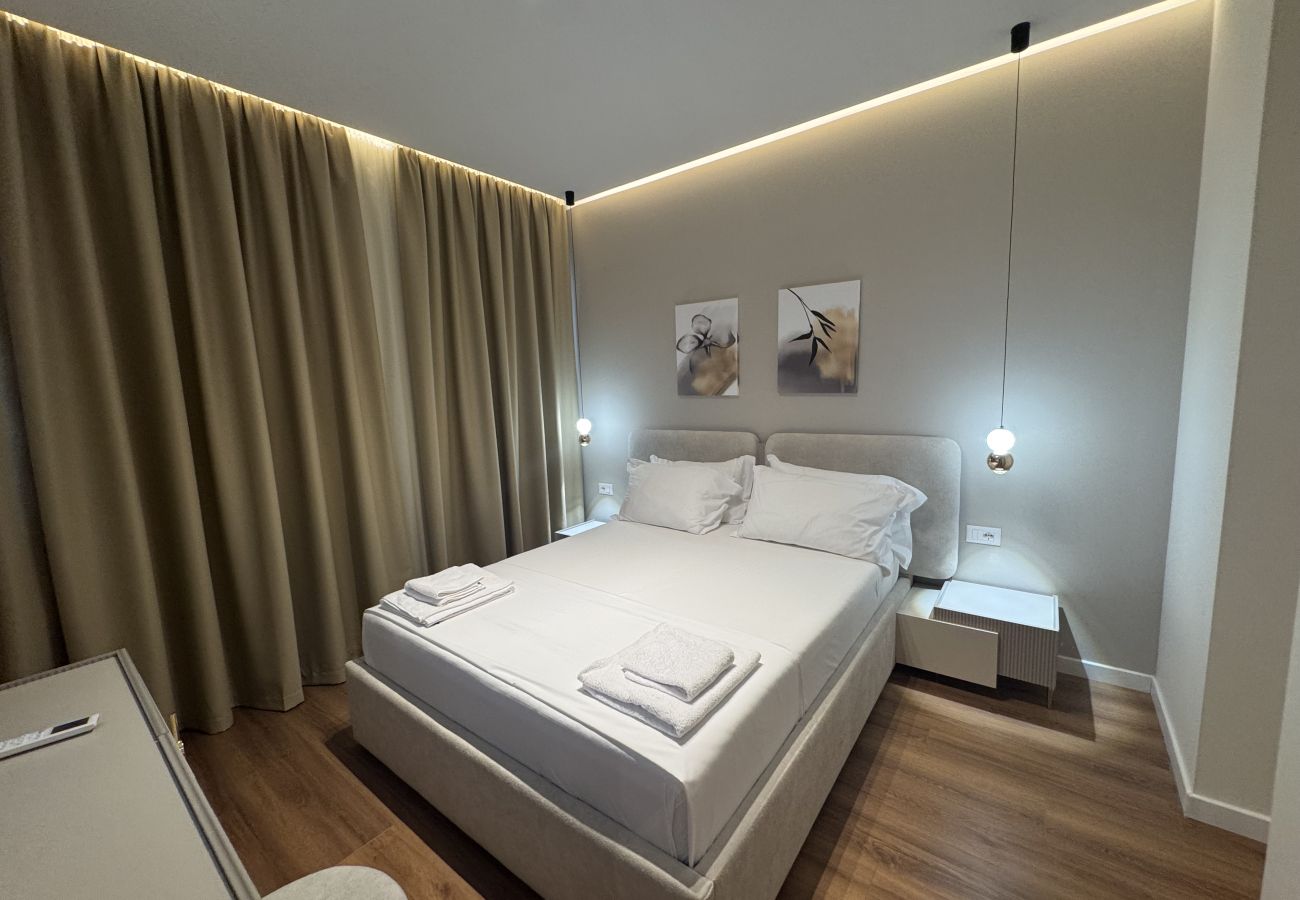 Rent by room in Vlorë - Sunset Boulevard Rooms 107 