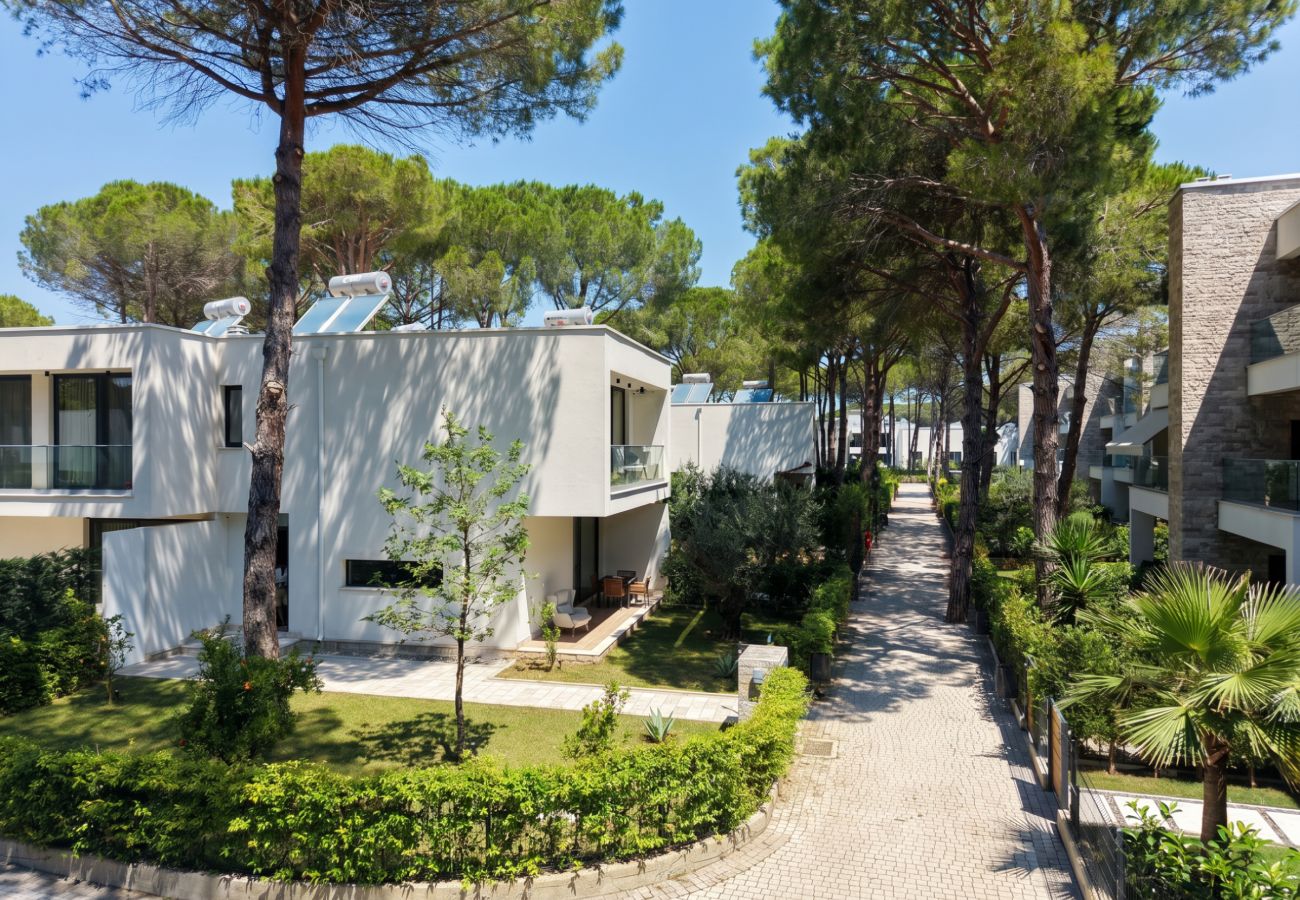 Villa in Gjiri Lalzit - Seaside Premium Villa
